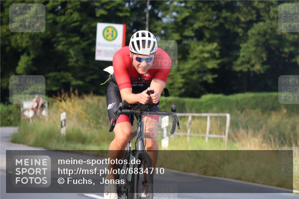 25.08.2024 - Elbe Triathlon Hamburg Fuchs,  Jonas http://msf.ph/oto/6834710 25.08.2024 08:40:51 Radfahren 81, 89 meine-sportfotos.de