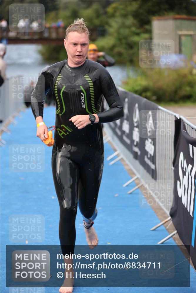 25.08.2024 - Elbe Triathlon Hamburg H.Heesch http://msf.ph/oto/6834711 25.08.2024 08:34:16 Schwimmen 35, 52, 55, 58, 64, 83, 84, 86, 97 meine-sportfotos.de
