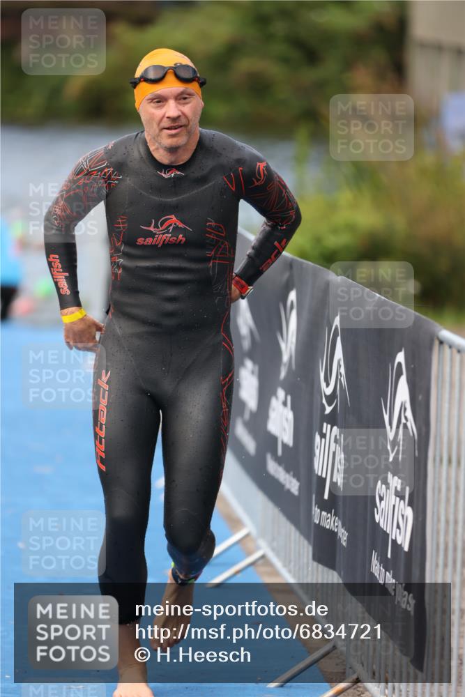 25.08.2024 - Elbe Triathlon Hamburg H.Heesch http://msf.ph/oto/6834721 25.08.2024 08:34:17 Schwimmen 35, 52, 55, 58, 64, 83, 84, 86, 97 meine-sportfotos.de