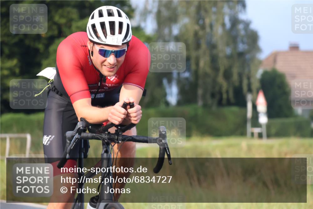 25.08.2024 - Elbe Triathlon Hamburg Fuchs,  Jonas http://msf.ph/oto/6834727 25.08.2024 08:40:51 Radfahren 81, 89 meine-sportfotos.de