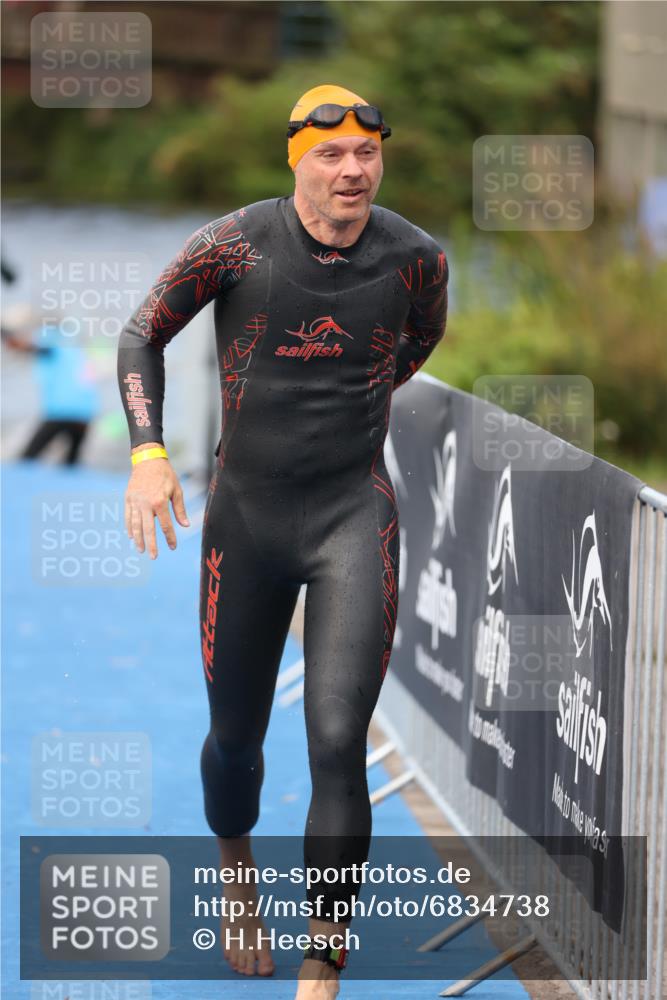 25.08.2024 - Elbe Triathlon Hamburg H.Heesch http://msf.ph/oto/6834738 25.08.2024 08:34:18 Schwimmen 35, 52, 55, 58, 64, 83, 84, 86, 97 meine-sportfotos.de