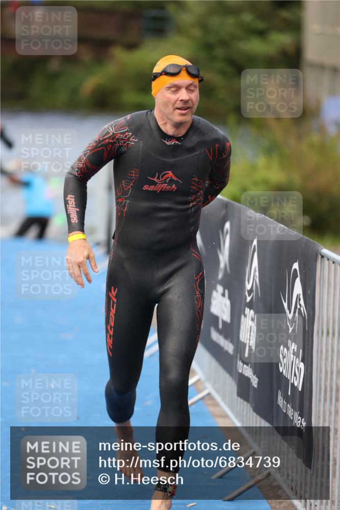 25.08.2024 - Elbe Triathlon Hamburg H.Heesch http://msf.ph/oto/6834739 25.08.2024 08:34:18 Schwimmen 35, 52, 55, 58, 64, 83, 84, 86, 97 meine-sportfotos.de