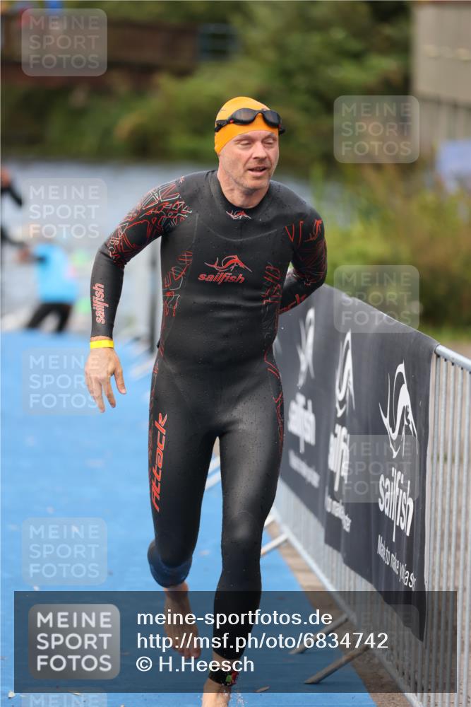 25.08.2024 - Elbe Triathlon Hamburg H.Heesch http://msf.ph/oto/6834742 25.08.2024 08:34:18 Schwimmen 35, 52, 55, 58, 64, 83, 84, 86, 97 meine-sportfotos.de
