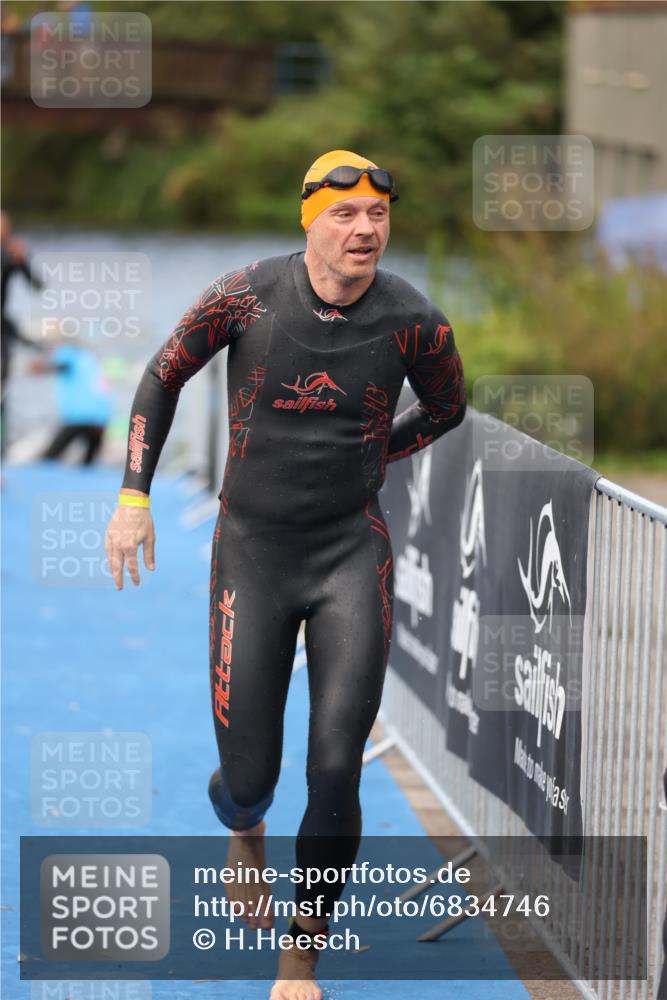 25.08.2024 - Elbe Triathlon Hamburg H.Heesch http://msf.ph/oto/6834746 25.08.2024 08:34:18 Schwimmen 35, 52, 55, 58, 64, 83, 84, 86, 97 meine-sportfotos.de