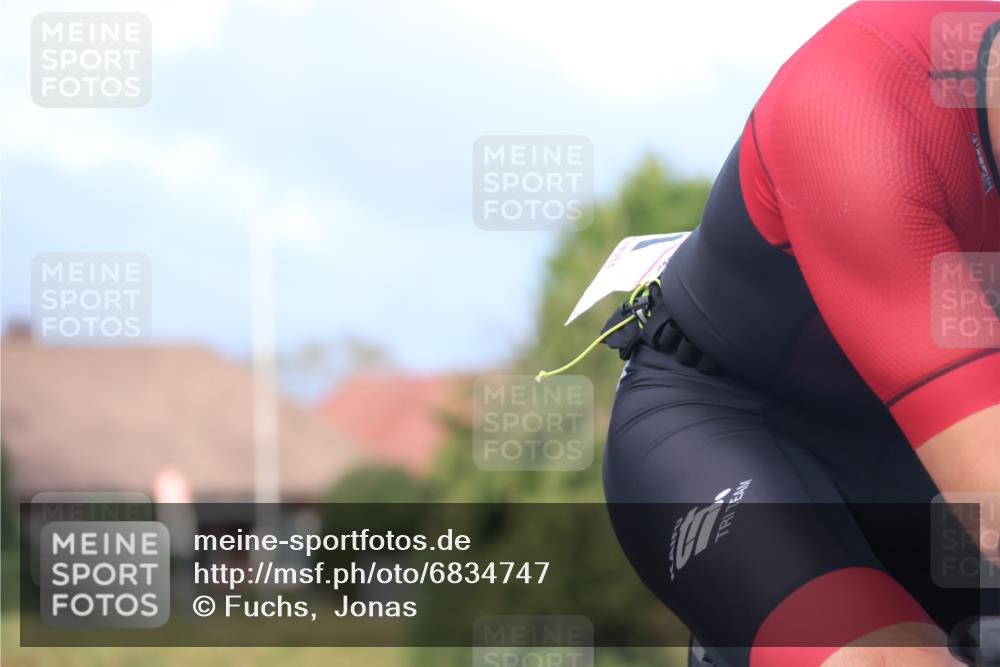25.08.2024 - Elbe Triathlon Hamburg Fuchs,  Jonas http://msf.ph/oto/6834747 25.08.2024 08:40:52 Radfahren 81, 89, 56 meine-sportfotos.de