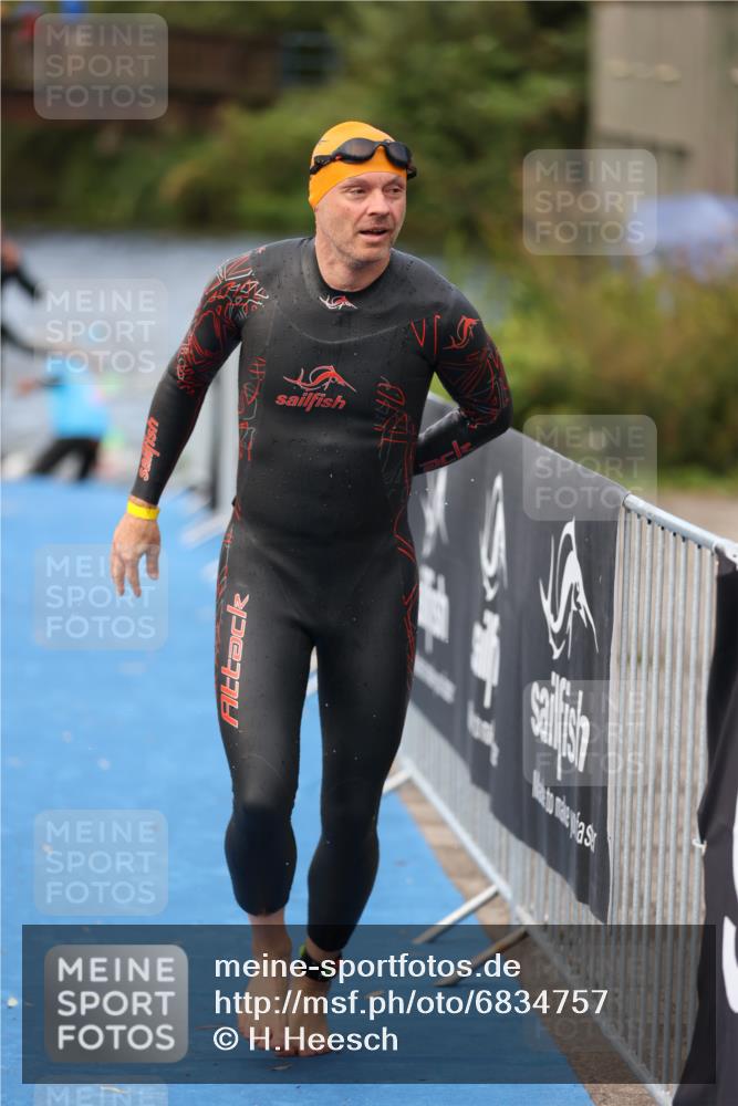 25.08.2024 - Elbe Triathlon Hamburg H.Heesch http://msf.ph/oto/6834757 25.08.2024 08:34:18 Schwimmen 35, 52, 55, 58, 64, 83, 84, 86, 97 meine-sportfotos.de