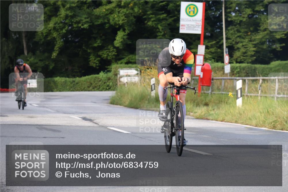 25.08.2024 - Elbe Triathlon Hamburg Fuchs,  Jonas http://msf.ph/oto/6834759 25.08.2024 08:40:55 Radfahren 81, 89, 56 meine-sportfotos.de
