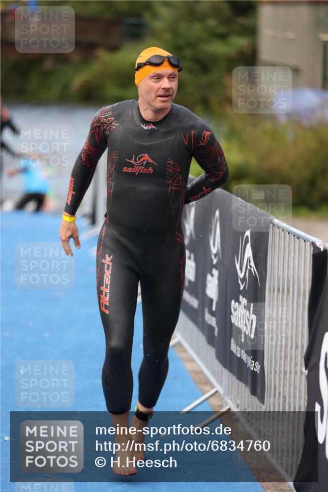 25.08.2024 - Elbe Triathlon Hamburg H.Heesch http://msf.ph/oto/6834760 25.08.2024 08:34:18 Schwimmen 35, 52, 55, 58, 64, 83, 84, 86, 97 meine-sportfotos.de