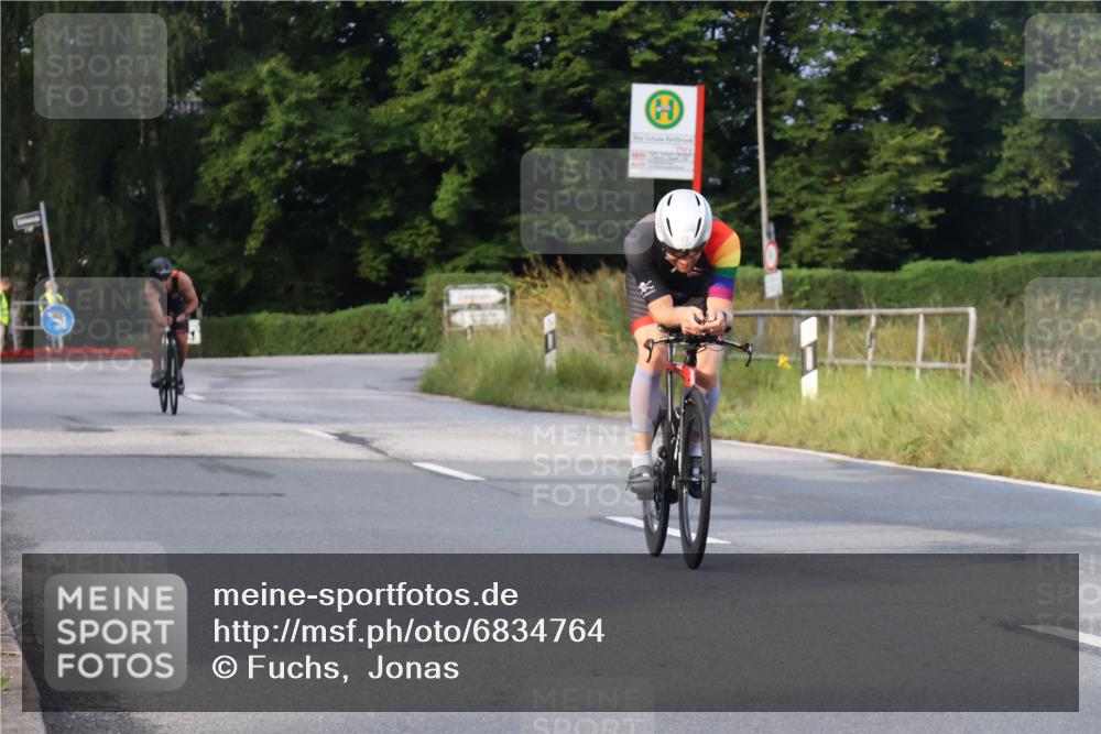 25.08.2024 - Elbe Triathlon Hamburg Fuchs,  Jonas http://msf.ph/oto/6834764 25.08.2024 08:40:55 Radfahren 81, 89, 56 meine-sportfotos.de