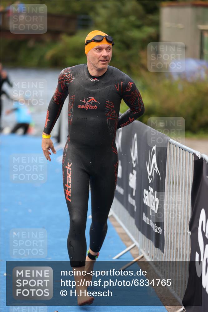 25.08.2024 - Elbe Triathlon Hamburg H.Heesch http://msf.ph/oto/6834765 25.08.2024 08:34:18 Schwimmen 35, 52, 55, 58, 64, 83, 84, 86, 97 meine-sportfotos.de