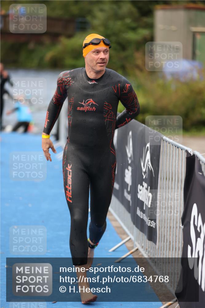25.08.2024 - Elbe Triathlon Hamburg H.Heesch http://msf.ph/oto/6834768 25.08.2024 08:34:18 Schwimmen 35, 52, 55, 58, 64, 83, 84, 86, 97 meine-sportfotos.de