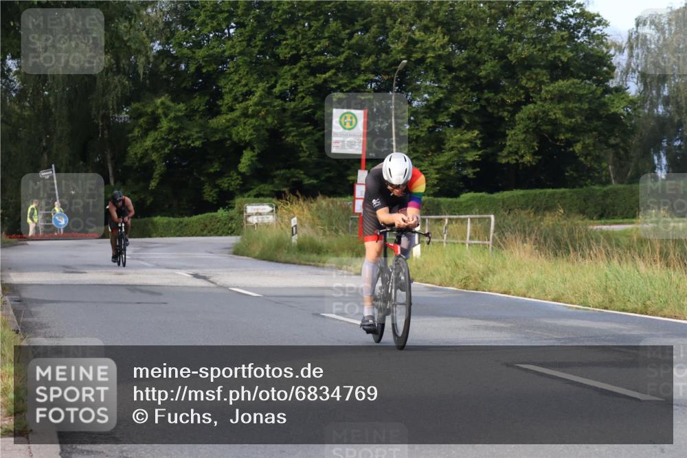 25.08.2024 - Elbe Triathlon Hamburg Fuchs,  Jonas http://msf.ph/oto/6834769 25.08.2024 08:40:55 Radfahren 81, 89, 56 meine-sportfotos.de
