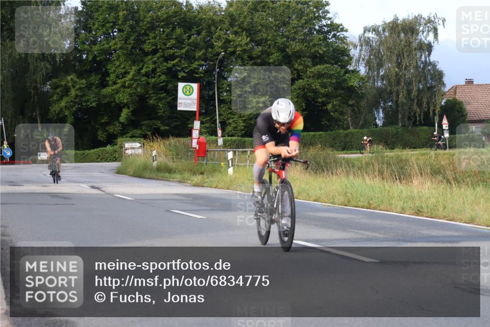 25.08.2024 - Elbe Triathlon Hamburg Fuchs,  Jonas http://msf.ph/oto/6834775 25.08.2024 08:40:56 Radfahren 81, 89, 56 meine-sportfotos.de
