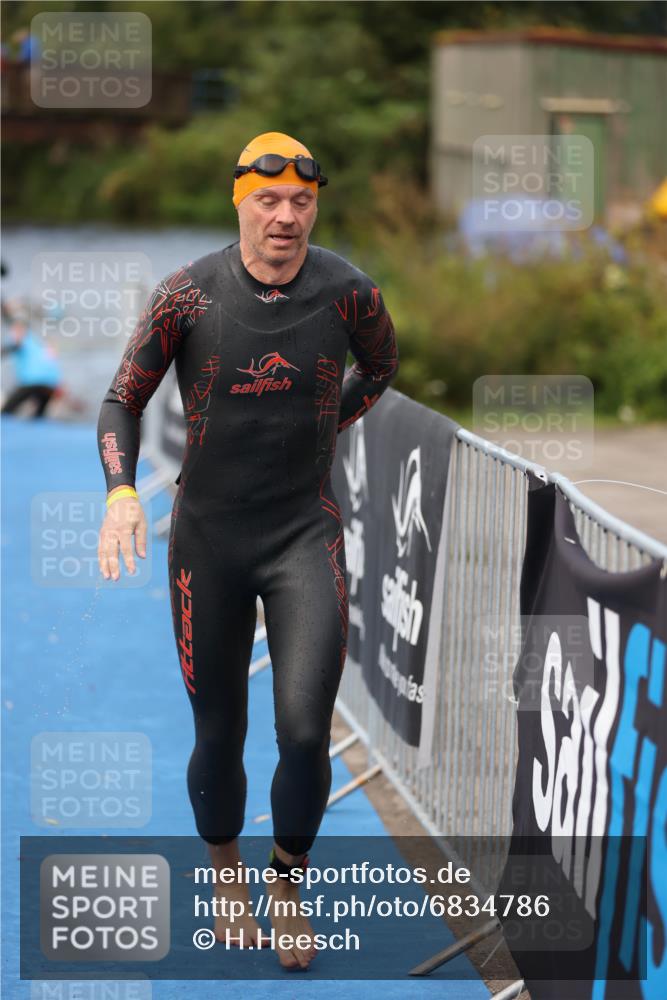 25.08.2024 - Elbe Triathlon Hamburg H.Heesch http://msf.ph/oto/6834786 25.08.2024 08:34:18 Schwimmen 35, 52, 55, 58, 64, 83, 84, 86, 97 meine-sportfotos.de