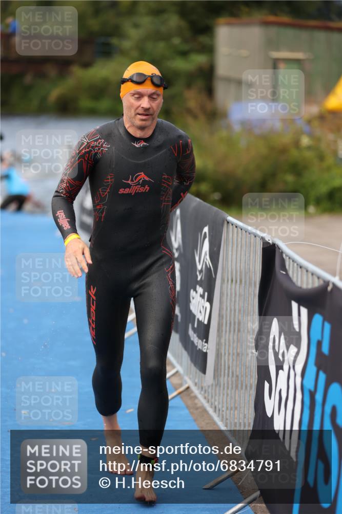 25.08.2024 - Elbe Triathlon Hamburg H.Heesch http://msf.ph/oto/6834791 25.08.2024 08:34:18 Schwimmen 35, 52, 55, 58, 64, 83, 84, 86, 97 meine-sportfotos.de