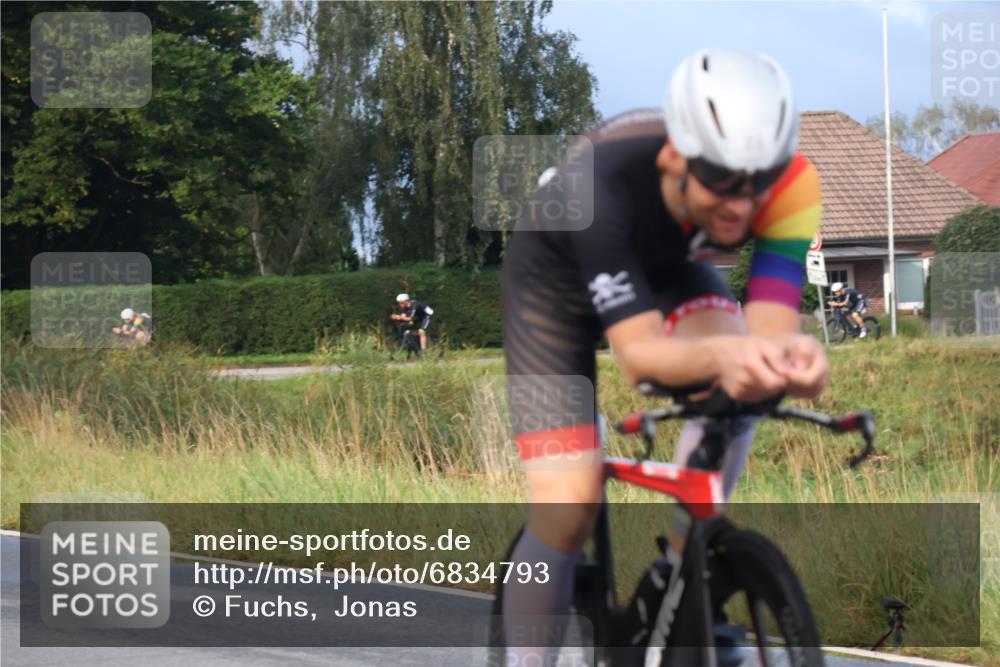 25.08.2024 - Elbe Triathlon Hamburg Fuchs,  Jonas http://msf.ph/oto/6834793 25.08.2024 08:40:56 Radfahren 81, 89, 56 meine-sportfotos.de