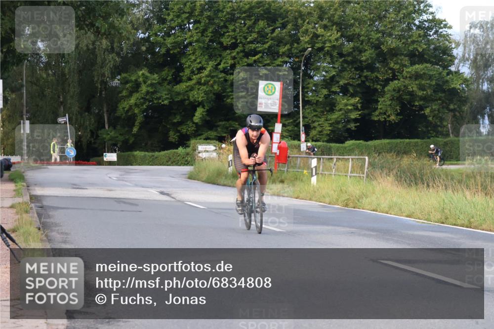 25.08.2024 - Elbe Triathlon Hamburg Fuchs,  Jonas http://msf.ph/oto/6834808 25.08.2024 08:40:58 Radfahren 89, 56, 50 meine-sportfotos.de