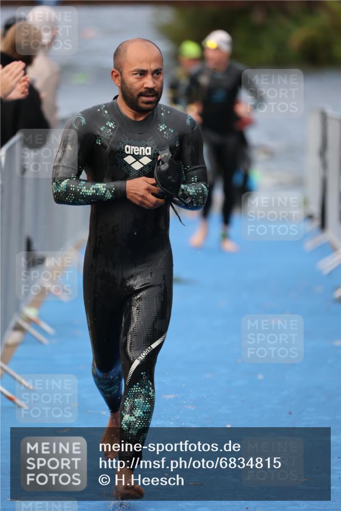 25.08.2024 - Elbe Triathlon Hamburg H.Heesch http://msf.ph/oto/6834815 25.08.2024 08:34:23 Schwimmen 35, 48, 52, 55, 58, 64, 83, 84, 86, 94, 97 meine-sportfotos.de