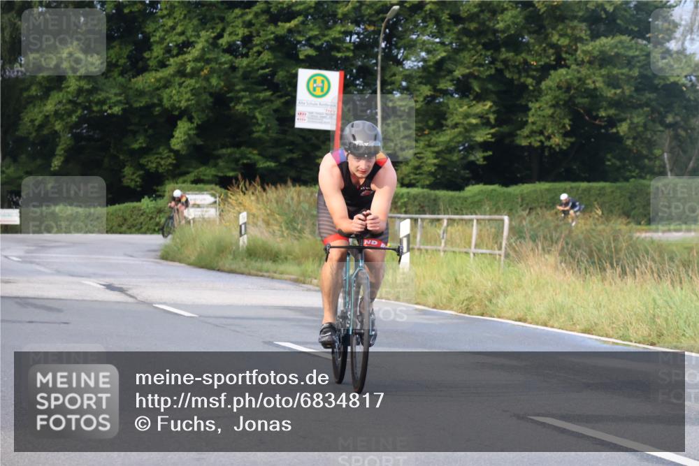 25.08.2024 - Elbe Triathlon Hamburg Fuchs,  Jonas http://msf.ph/oto/6834817 25.08.2024 08:40:58 Radfahren 89, 56, 50 meine-sportfotos.de