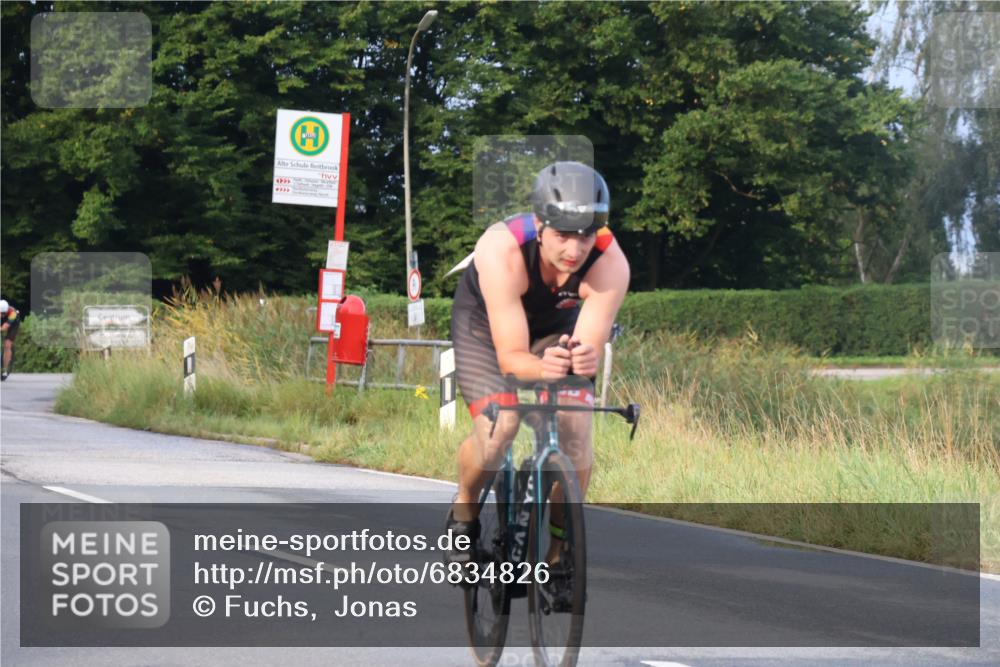 25.08.2024 - Elbe Triathlon Hamburg Fuchs,  Jonas http://msf.ph/oto/6834826 25.08.2024 08:40:59 Radfahren 89, 56, 50 meine-sportfotos.de