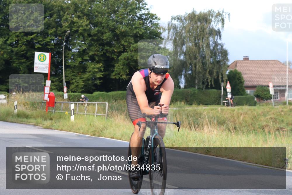 25.08.2024 - Elbe Triathlon Hamburg Fuchs,  Jonas http://msf.ph/oto/6834835 25.08.2024 08:40:59 Radfahren 89, 56, 50 meine-sportfotos.de