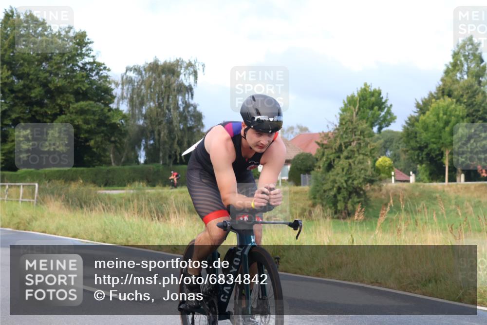 25.08.2024 - Elbe Triathlon Hamburg Fuchs,  Jonas http://msf.ph/oto/6834842 25.08.2024 08:40:59 Radfahren 89, 56, 50 meine-sportfotos.de