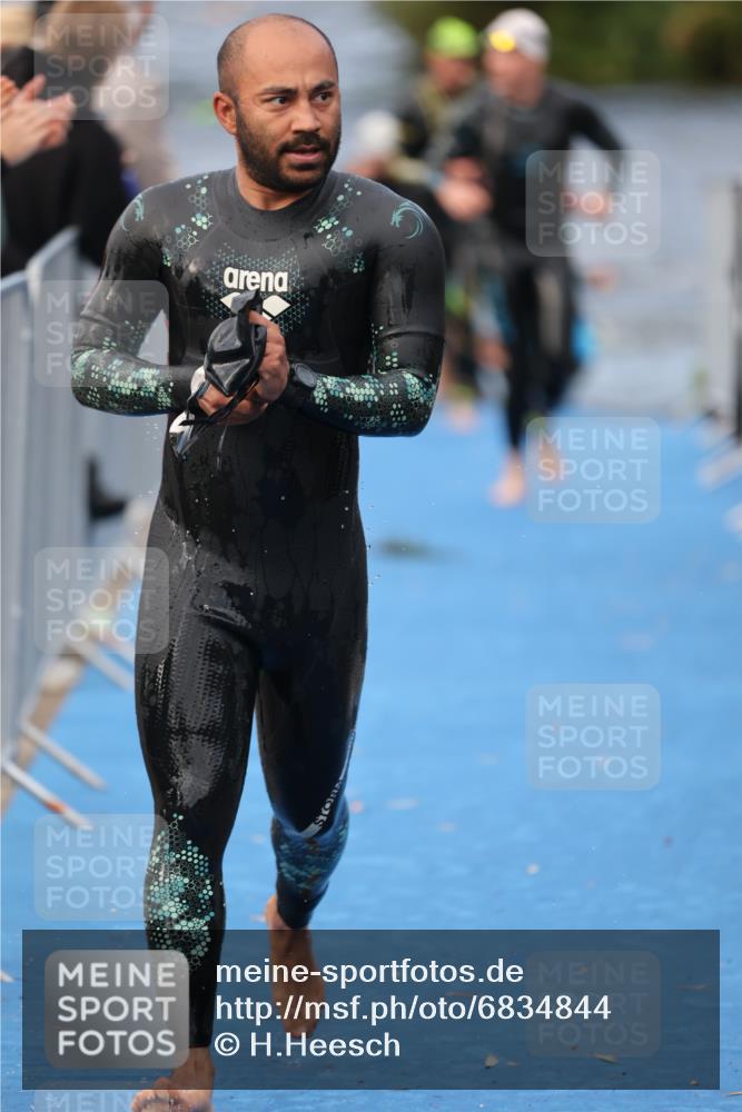 25.08.2024 - Elbe Triathlon Hamburg H.Heesch http://msf.ph/oto/6834844 25.08.2024 08:34:23 Schwimmen 35, 48, 52, 55, 58, 64, 83, 84, 86, 94, 97 meine-sportfotos.de