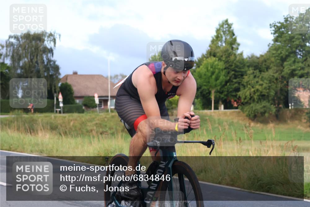 25.08.2024 - Elbe Triathlon Hamburg Fuchs,  Jonas http://msf.ph/oto/6834846 25.08.2024 08:40:59 Radfahren 89, 56, 50 meine-sportfotos.de