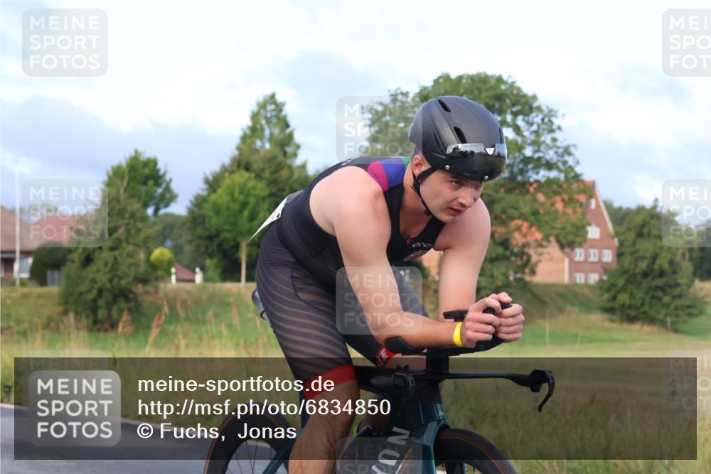 25.08.2024 - Elbe Triathlon Hamburg Fuchs,  Jonas http://msf.ph/oto/6834850 25.08.2024 08:41:00 Radfahren 89, 56, 50, 39 meine-sportfotos.de