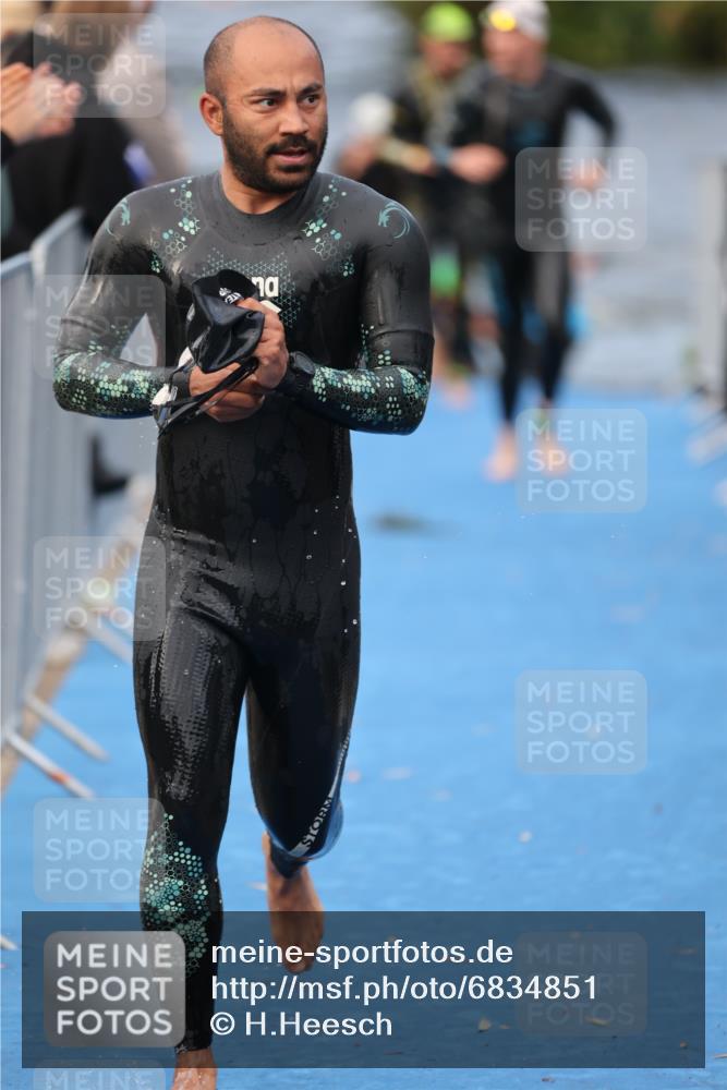 25.08.2024 - Elbe Triathlon Hamburg H.Heesch http://msf.ph/oto/6834851 25.08.2024 08:34:23 Schwimmen 35, 48, 52, 55, 58, 64, 83, 84, 86, 94, 97 meine-sportfotos.de