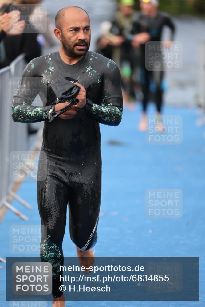 25.08.2024 - Elbe Triathlon Hamburg H.Heesch http://msf.ph/oto/6834855 25.08.2024 08:34:23 Schwimmen 35, 48, 52, 55, 58, 64, 83, 84, 86, 94, 97 meine-sportfotos.de