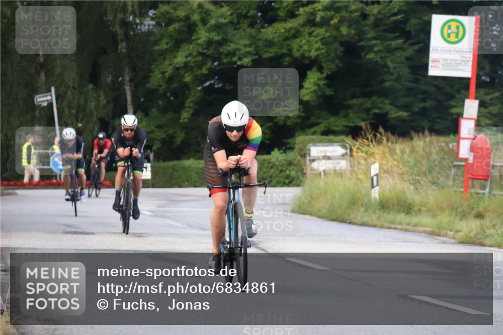 25.08.2024 - Elbe Triathlon Hamburg Fuchs,  Jonas http://msf.ph/oto/6834861 25.08.2024 08:41:04 Radfahren 56, 50, 39, 34, 75 meine-sportfotos.de
