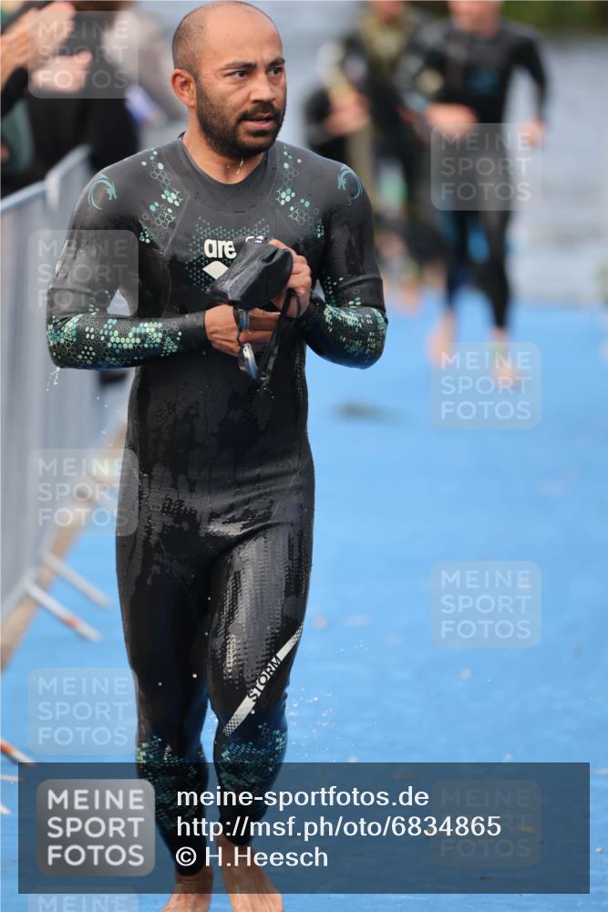 25.08.2024 - Elbe Triathlon Hamburg H.Heesch http://msf.ph/oto/6834865 25.08.2024 08:34:23 Schwimmen 35, 48, 52, 55, 58, 64, 83, 84, 86, 94, 97 meine-sportfotos.de