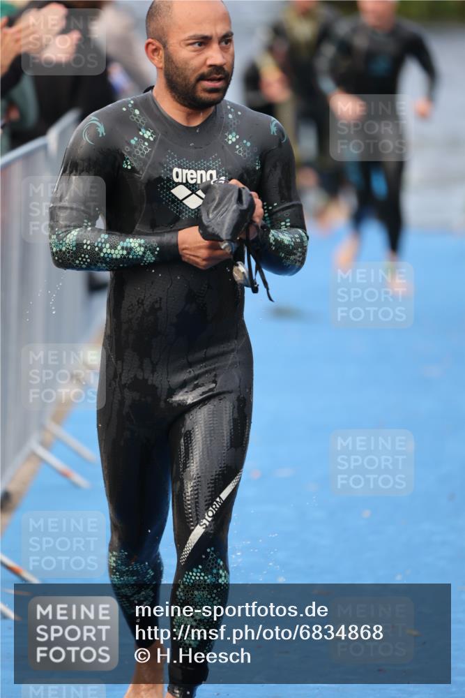 25.08.2024 - Elbe Triathlon Hamburg H.Heesch http://msf.ph/oto/6834868 25.08.2024 08:34:23 Schwimmen 35, 48, 52, 55, 58, 64, 83, 84, 86, 94, 97 meine-sportfotos.de