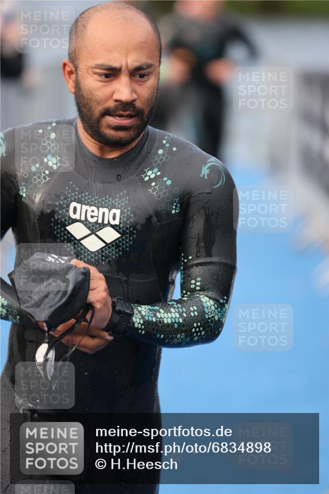 25.08.2024 - Elbe Triathlon Hamburg H.Heesch http://msf.ph/oto/6834898 25.08.2024 08:34:24 Schwimmen 35, 48, 52, 55, 58, 64, 83, 84, 86, 94, 97 meine-sportfotos.de