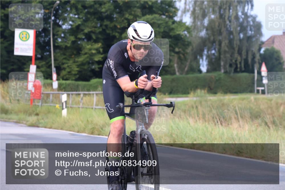 25.08.2024 - Elbe Triathlon Hamburg Fuchs,  Jonas http://msf.ph/oto/6834909 25.08.2024 08:41:07 Radfahren 50, 39, 34, 75 meine-sportfotos.de