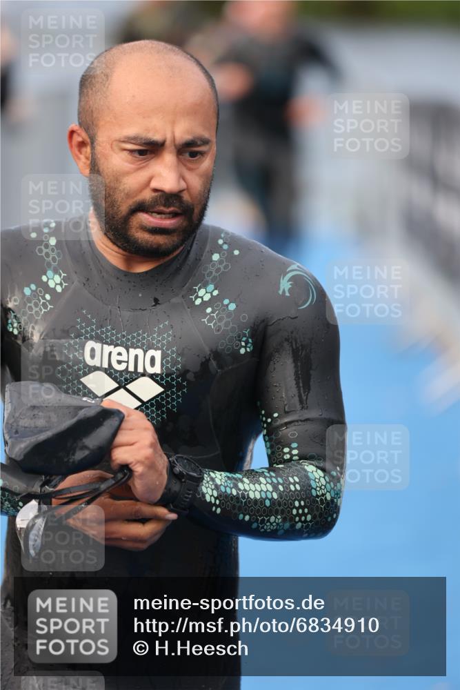 25.08.2024 - Elbe Triathlon Hamburg H.Heesch http://msf.ph/oto/6834910 25.08.2024 08:34:24 Schwimmen 35, 48, 52, 55, 58, 64, 83, 84, 86, 94, 97 meine-sportfotos.de