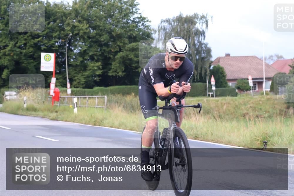 25.08.2024 - Elbe Triathlon Hamburg Fuchs,  Jonas http://msf.ph/oto/6834913 25.08.2024 08:41:07 Radfahren 50, 39, 34, 75 meine-sportfotos.de