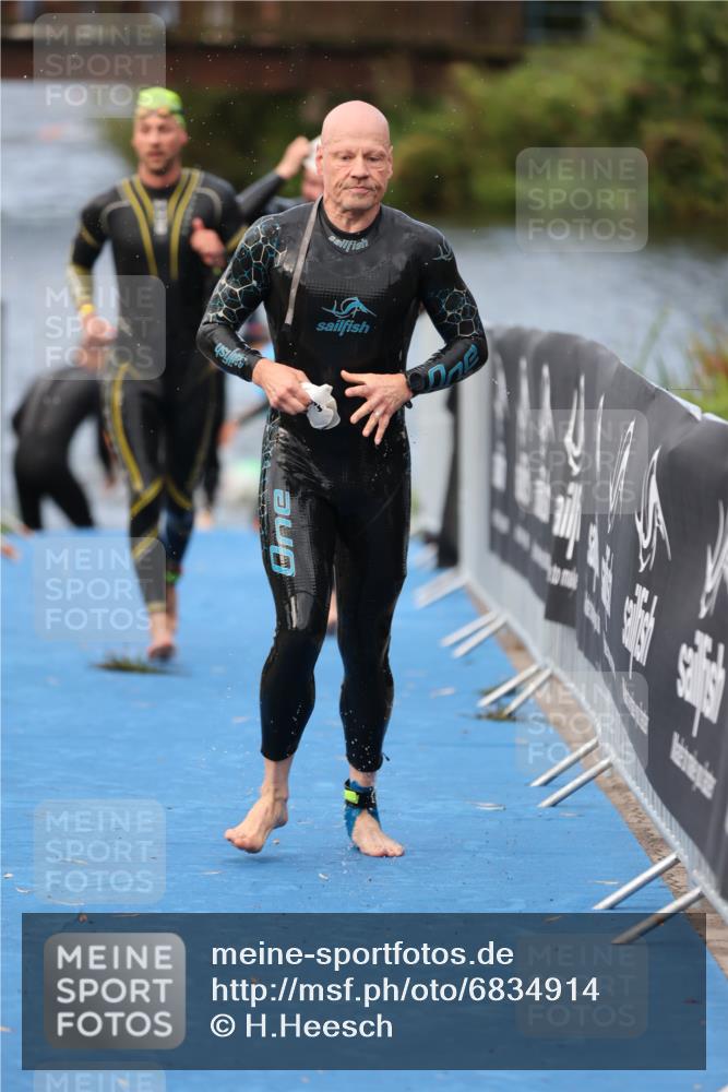 25.08.2024 - Elbe Triathlon Hamburg H.Heesch http://msf.ph/oto/6834914 25.08.2024 08:34:26 Schwimmen 35, 48, 52, 55, 58, 64, 83, 84, 86, 94, 97 meine-sportfotos.de