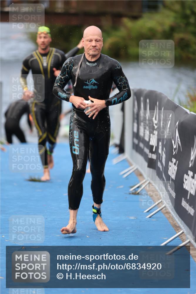 25.08.2024 - Elbe Triathlon Hamburg H.Heesch http://msf.ph/oto/6834920 25.08.2024 08:34:26 Schwimmen 35, 48, 52, 55, 58, 64, 83, 84, 86, 94, 97 meine-sportfotos.de