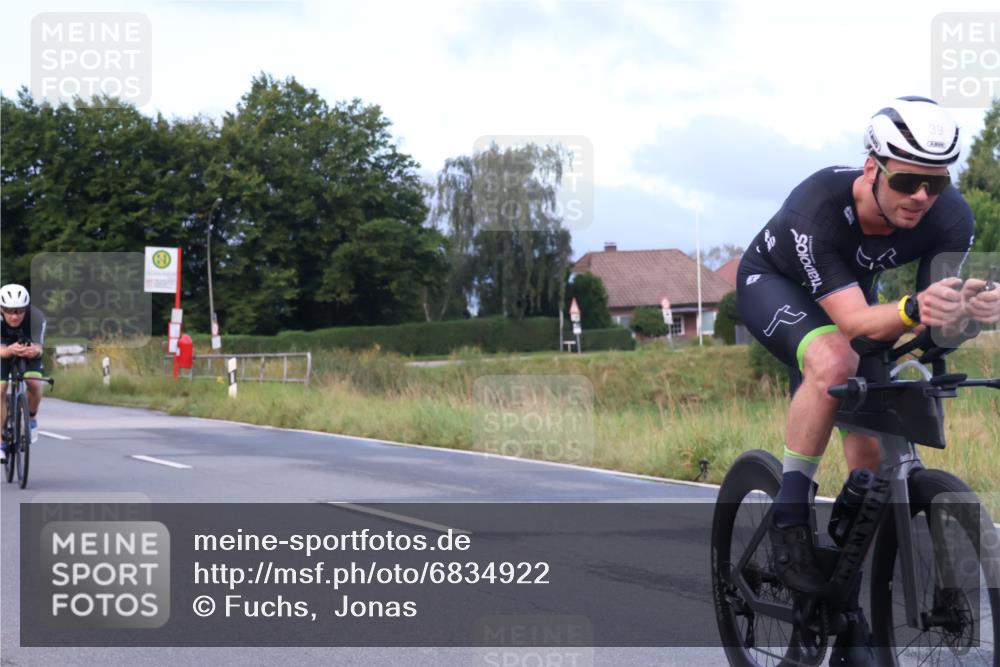 25.08.2024 - Elbe Triathlon Hamburg Fuchs,  Jonas http://msf.ph/oto/6834922 25.08.2024 08:41:07 Radfahren 50, 39, 34, 75 meine-sportfotos.de
