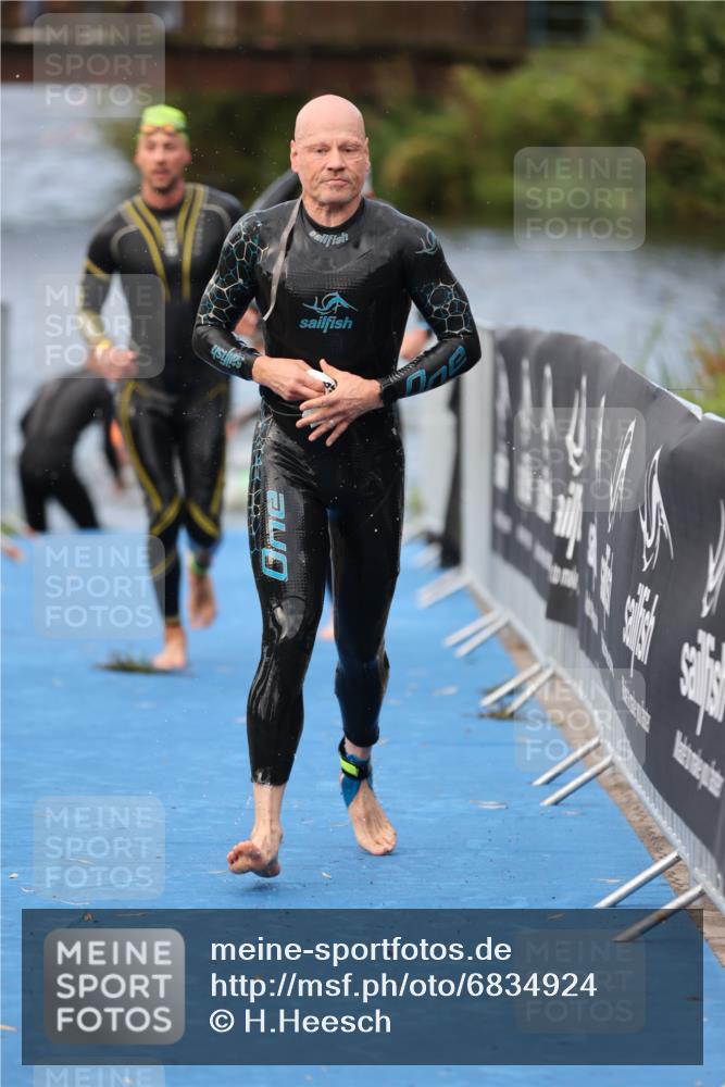 25.08.2024 - Elbe Triathlon Hamburg H.Heesch http://msf.ph/oto/6834924 25.08.2024 08:34:26 Schwimmen 35, 48, 52, 55, 58, 64, 83, 84, 86, 94, 97 meine-sportfotos.de