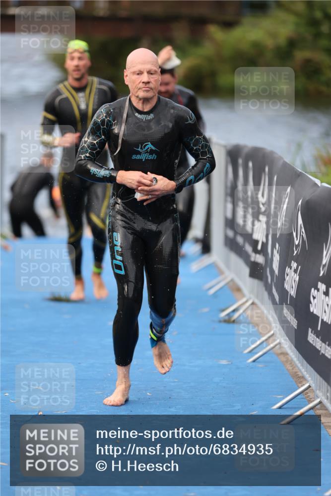 25.08.2024 - Elbe Triathlon Hamburg H.Heesch http://msf.ph/oto/6834935 25.08.2024 08:34:26 Schwimmen 35, 48, 52, 55, 58, 64, 83, 84, 86, 94, 97 meine-sportfotos.de