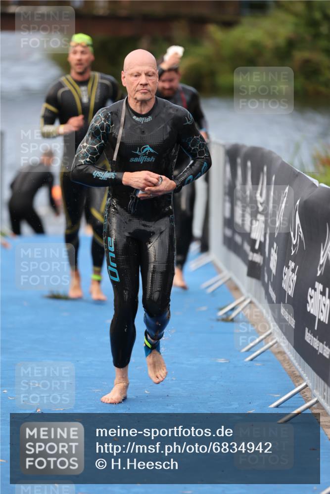 25.08.2024 - Elbe Triathlon Hamburg H.Heesch http://msf.ph/oto/6834942 25.08.2024 08:34:26 Schwimmen 35, 48, 52, 55, 58, 64, 83, 84, 86, 94, 97 meine-sportfotos.de