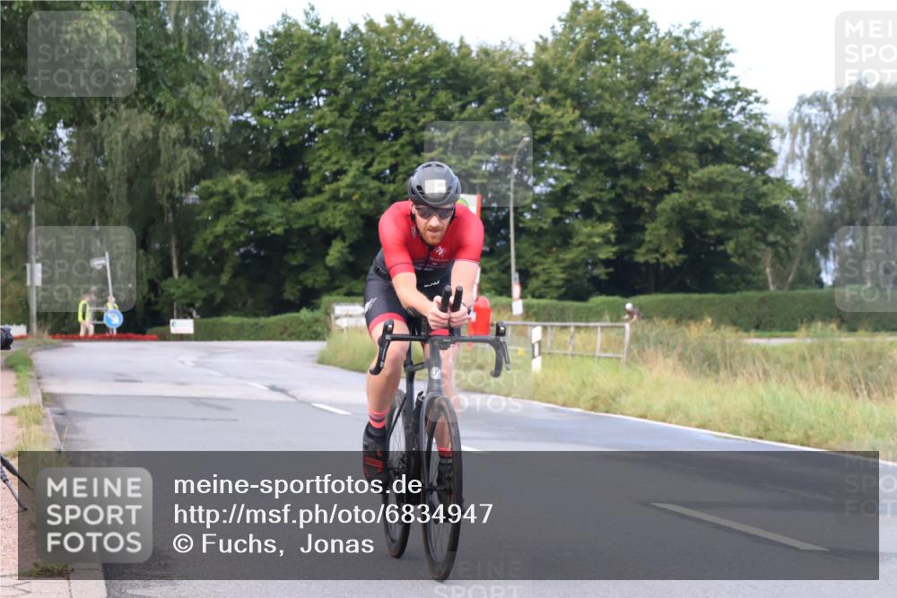 25.08.2024 - Elbe Triathlon Hamburg Fuchs,  Jonas http://msf.ph/oto/6834947 25.08.2024 08:41:10 Radfahren 50, 39, 34, 75 meine-sportfotos.de