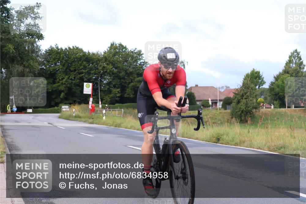 25.08.2024 - Elbe Triathlon Hamburg Fuchs,  Jonas http://msf.ph/oto/6834958 25.08.2024 08:41:11 Radfahren 39, 34, 75 meine-sportfotos.de