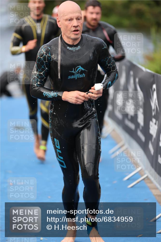 25.08.2024 - Elbe Triathlon Hamburg H.Heesch http://msf.ph/oto/6834959 25.08.2024 08:34:28 Schwimmen 35, 48, 52, 55, 58, 83, 84, 94, 97 meine-sportfotos.de