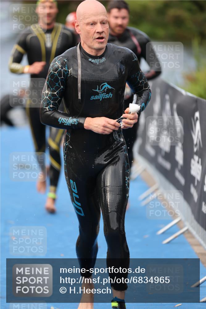 25.08.2024 - Elbe Triathlon Hamburg H.Heesch http://msf.ph/oto/6834965 25.08.2024 08:34:28 Schwimmen 35, 48, 52, 55, 58, 83, 84, 94, 97 meine-sportfotos.de