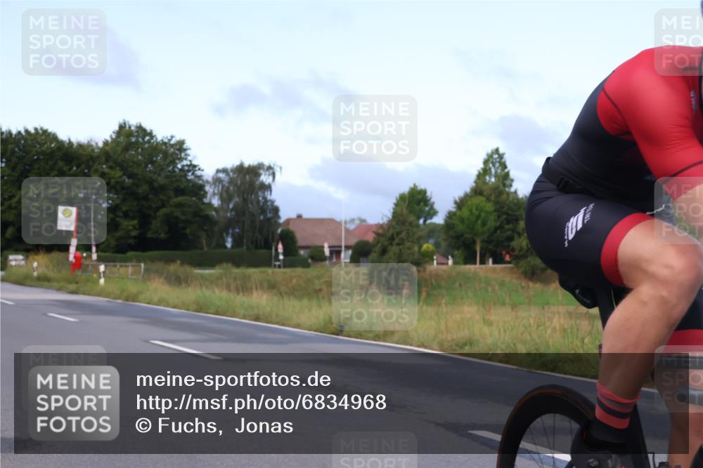 25.08.2024 - Elbe Triathlon Hamburg Fuchs,  Jonas http://msf.ph/oto/6834968 25.08.2024 08:41:11 Radfahren 39, 34, 75 meine-sportfotos.de