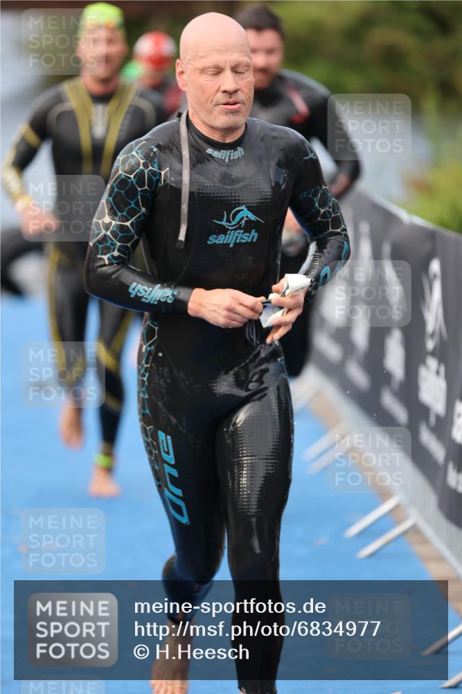 25.08.2024 - Elbe Triathlon Hamburg H.Heesch http://msf.ph/oto/6834977 25.08.2024 08:34:28 Schwimmen 35, 48, 52, 55, 58, 83, 84, 94, 97 meine-sportfotos.de